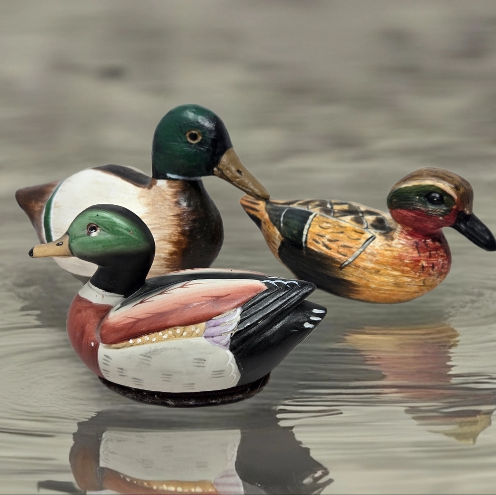Family Of Ducks Dad Mom & Baby 2 Larger Ones Resin Small Ceramic? Vtg Hand Made